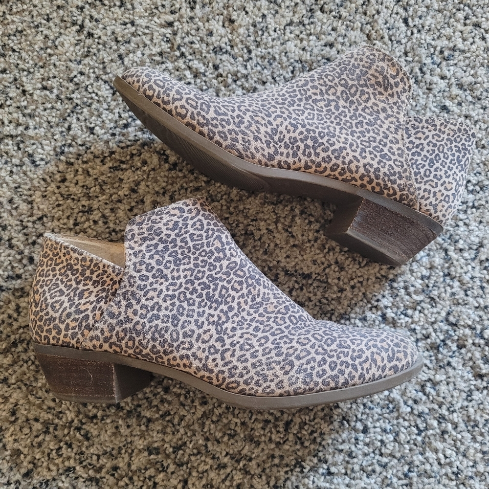 Crown & Ivy Kendall Animal Print Booties